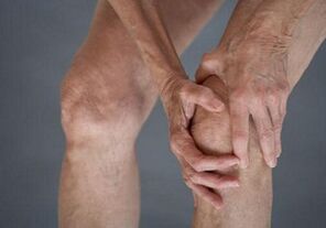 Auto-masaje de rodilla con osteoartritis